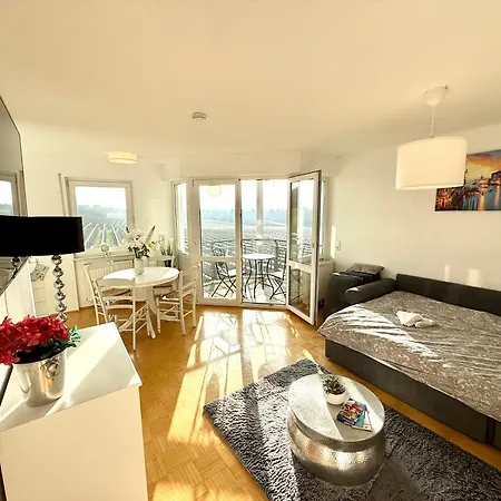 Panorama Domizil Mit Alpenblick Balkon ראפנסבורג